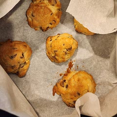 9-10 minutes at 325. Not flat but still perfection.