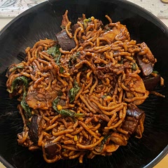 Extremely rich flavour. Used soy sauce instead of tamari and honey instead of the maple syrup. Only thing I’d change next time is I’d put slightly less pepper in there.