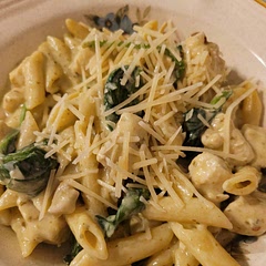 The kids and hubs loved it. This makes a good amount for seconds and leftovers (8 servings). I plan to keep it in mind for the next potluck.  