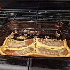 It worked okay with the sausages I got at the store here in America. But it's probably better if you can get more British sausages lol