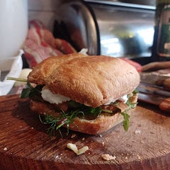 really lovely, yet I'd probably put less oil/butter on the bread as altogether it's quite an oily meal.
