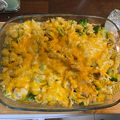 Cheesy Broccoli Pasta Bake🥦 — I added chicken to it and extra milk in the sauce, and baked it at the end for about 10 minutes, next time I’ll add Dijon mustard instead of the one I used :) 