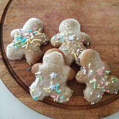 Lemon icing
Used more butter 
3/4 cup of molasses
Didn't use vanilla and lemon zest but added  1 TSP mixed spice and 1/2 TSP allspice 