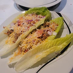 I used romaine lettuce and medium salsa that I had on hand. I wasn't quite sure how to make a lettuce cup, so I just filled the romaine leaves to make lettuce boats. Now for the real test, seeing what the hubby thinks! 
