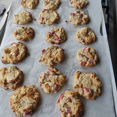 I added strawberries instead of cherries, and as I didn't have any xanthum him, I used coconut flour with almond meal. 
