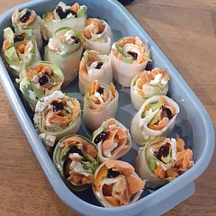 I followed de recipes ingredients, but substituted ricotta for garlic and herbs cream cheese and rolled sushi style.