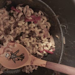 The recipe made a pretty good Mac and cheese, not bland but not super flavorful, which was great because I planned on sauteing peppers, onions and ground beef to mix in anyway. Made an awesome base!