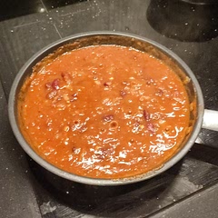 My dad said it was like chili con carne but with beans instead lol
I only had tomato sauce not chopped but it went nicely 
Super healthy and yum