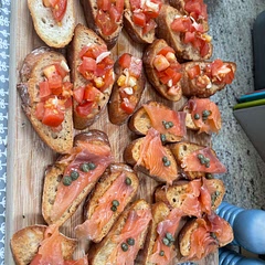 Did half tomato and garlic, half salmon. Delicious.