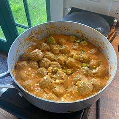 I did not blend the sauce, because my blender broke, and I used Greek yogurt instead of heavy cream, and it still was yummy! Definitely think you could double the sauce recipe