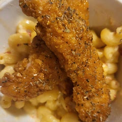 Doesn't disappoint! Maybe more cheese next time for Mac and cheese but sauce is to die for on the chicken!!!