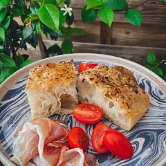 The best foccacia ever ❤️‍🔥 I like it simple with just rosemary. 
I already do it twice 😋😋