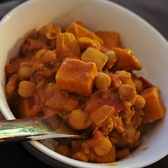 So yummy! I'm a bit biased as I love anything with peanut butter but this one really was good. So tasty and pretty easy. Not at all spicy so add more chili if that's your thing (Anisa!) 