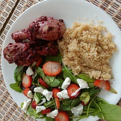 It isn't the best combination, although it's easy to make and I would eat again.

Maybe adding more sugar than I did so it keeps the sweet blackberry flavor.