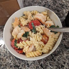 This was honestly so good! We potentially used too much garlic but I think it's a difficult recipe to mess up. Will definitely be making again! 