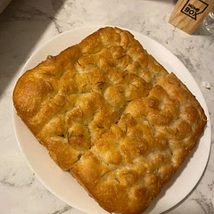 Our first try baking focaccia and it ended up AMAZING!
THANK YOU FOR THE EASY YET SO YUMMY RECIPE 