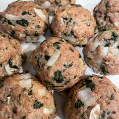 i forgot to add the parsley but they were still really good! i threw in some spinach too :)

makes 44 meatballs
