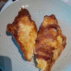 I left it open rather than closing it like the recipe said. Surprisingly it was really good. 
A lovely breakfast treat to have. 