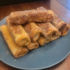I would change amounts for 3 eggs and 3 oz of cream cheese, and it takes a little bit more time than mentioned, but bottom line, it is really goooood ❤
Also, it could work really great with bananas instead of strawberries,or both together

