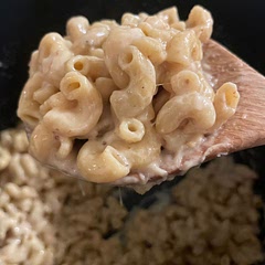 Halved this recipe. Used what I had for cheese which was 1000 day Gouda from Trader Joe’s and Grana Padano wedge I had (both shredded). Used plain oatmilk in place of regular milk. No difference in cheesiness! Would make this again.