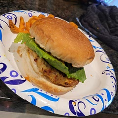 Really good light burger. Great for a Sunday meal. Loved the Buffalo sauce in the burger. Went well with the avocado 