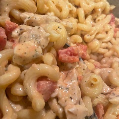 Used Italian seasoned canned tomatoes in place of sun dried tomatoes. Still good flavor, but cheaper if you’re looking to save a little!