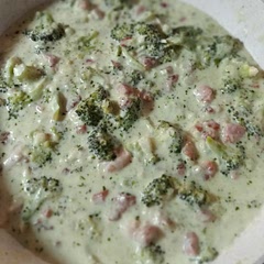 Made the sauce a tad smoother as it is going with Gnocchi pasta shells, this serves 2  I used one full broccoli. Kid friendly 

Allergen: Lactose, (casein whey)   (full cream milk)