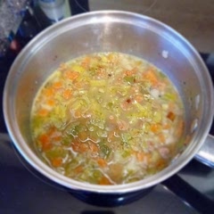 I don't fancy it today. I think the chicken stock I used smells too artificial. The croutons are great, though. 