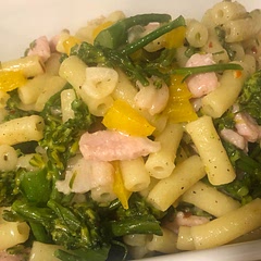 Used macaroni instead of penne and added half a yellow pepper in