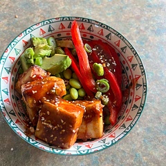 Added some extra veggies for more oomph (avocado and capsicum). Roasted the tofu in flour first for extra crunch! Went for udon noodles instead of rice which I really liked.