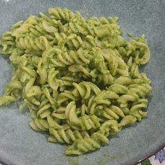 Really yummy base pasta. I put toppings seperately for  kids to customize their own dinner
