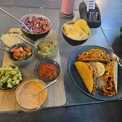 Very nice! Used hard shells and added some toppings. My man loved it :)