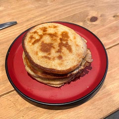 Super super simple to make, can’t mess it up really. These are absolutely amazing and actually taste like regular pancakes, look like actual pancakes and don’t go some strange colour when stored for a few days. Go to dessert for me.