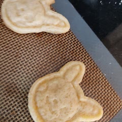 Bake at 180°C for 11 min, until the bottom gets little brown.