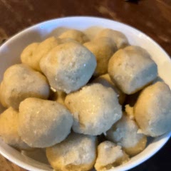 I made it for my mom who is keto, but it was SO good that I ended up eating them to.