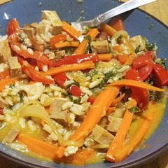 Taste amazing, I've never liked tofu that much. Mine isn't really red but it doesn't matter, the taste is here.