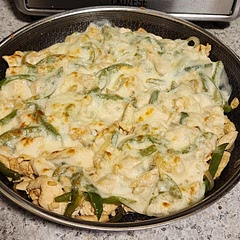 I used a 3 pack of chicken breasts. I don't like Italian seasoning, so I used low sodium chicken bullion powder to give it more of a chicken taste. Over all, a wonderful dish! The way I make it made enough for 6 good size servings.