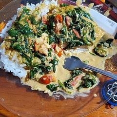 10 stars new favorite! Can not believe how simple and good this is.  Chicken is juicy, the sauce is so good it should be illegal.  I didn't half my tomatoes.  