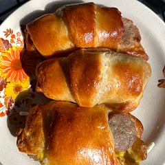 easy. omitted cheese. dipped in maple syrup.