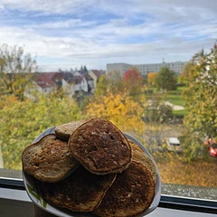 Was very delicious with maple syrup and a bit of home made fruit sauce! Will definitely make again! I however made a little too much for myself 😂 will make a half batch next time