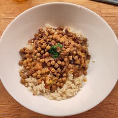 Added spices in the beginning to bloom in the oil and added curry powder, paprika and chilli.
Added some peas in the end and subbed sugar for honey. Added some roasted chickpeas on top