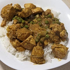 Loved the marinade! Left it 24h and it was amazing, easy to assemble the next day too. I do wish there was more sauce though. Also very good spice, I added peas which balanced it perfectly.