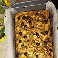 I mixed apple, quince and a teaspoon of cinammon; the result was perfect🤌🏻
Also decorating with some chocolates make it more fancy 