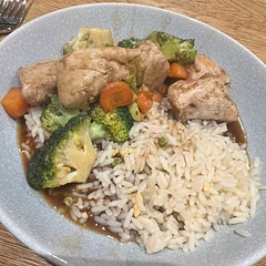 Super tasty, a hit with the whole family. I decided to cook the vegetables, the chicken and the sauce in 3 separate pots/pans so i had more control over timings and then just combined everything before serving with instant/packet egg fried rice