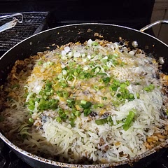 Made as an emergency impromptu dinner, had to use multiple cheeses (mozzarella and parmesan) since I ran out of cheddar and forgot to add the green onions before adding cheese on top, but otherwise it came out awesome. Best quick impromptu dinner!