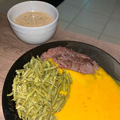 Haricots verts
Purée de pomme de terre potiron
Sauce au poivre