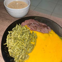 Bavette
Haricots verts
Sauce au poivre