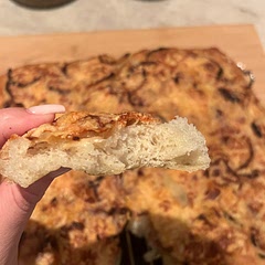 Wowww this is soooo good! Thanks for your recepi and all the extra tips! Here in Amsterdam we enjoy this foccacia to the fullest 😋🇮🇹❤️