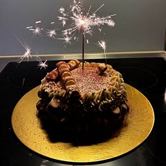 i would recommend to put less sugar in the buttercream. aside from the sweeteness from that, it was amazing