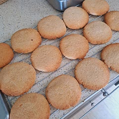 Made them for the school St Nicholas Festival 

Could of used more honey 